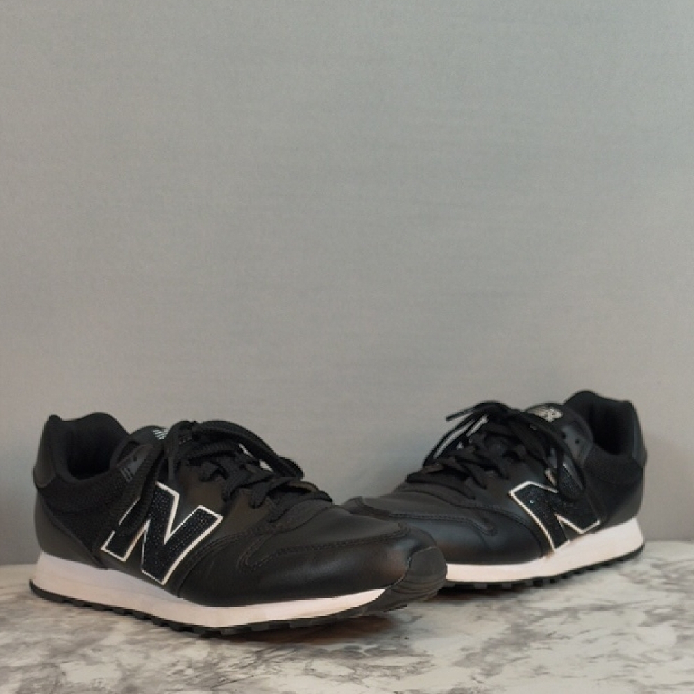 New Balance 500 Women's  Black/White Sneakers, Size 9.5